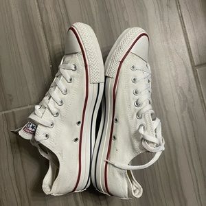 White converse Chuck Taylor 12